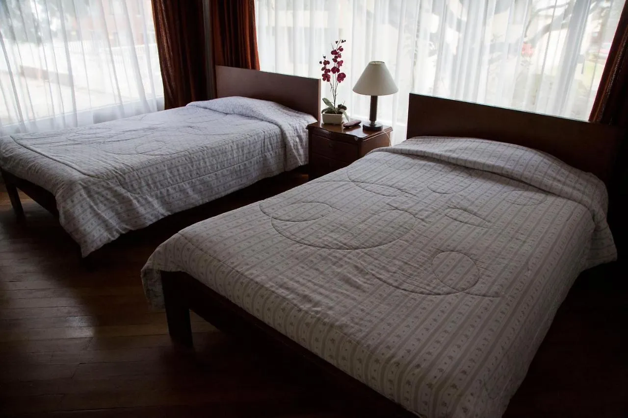 Hostal Bogota Real contacts